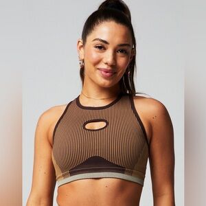 Fabletics Seamless Fusion Low Impact Bra in Cacao/Quicksand/Cream Froth. Size L